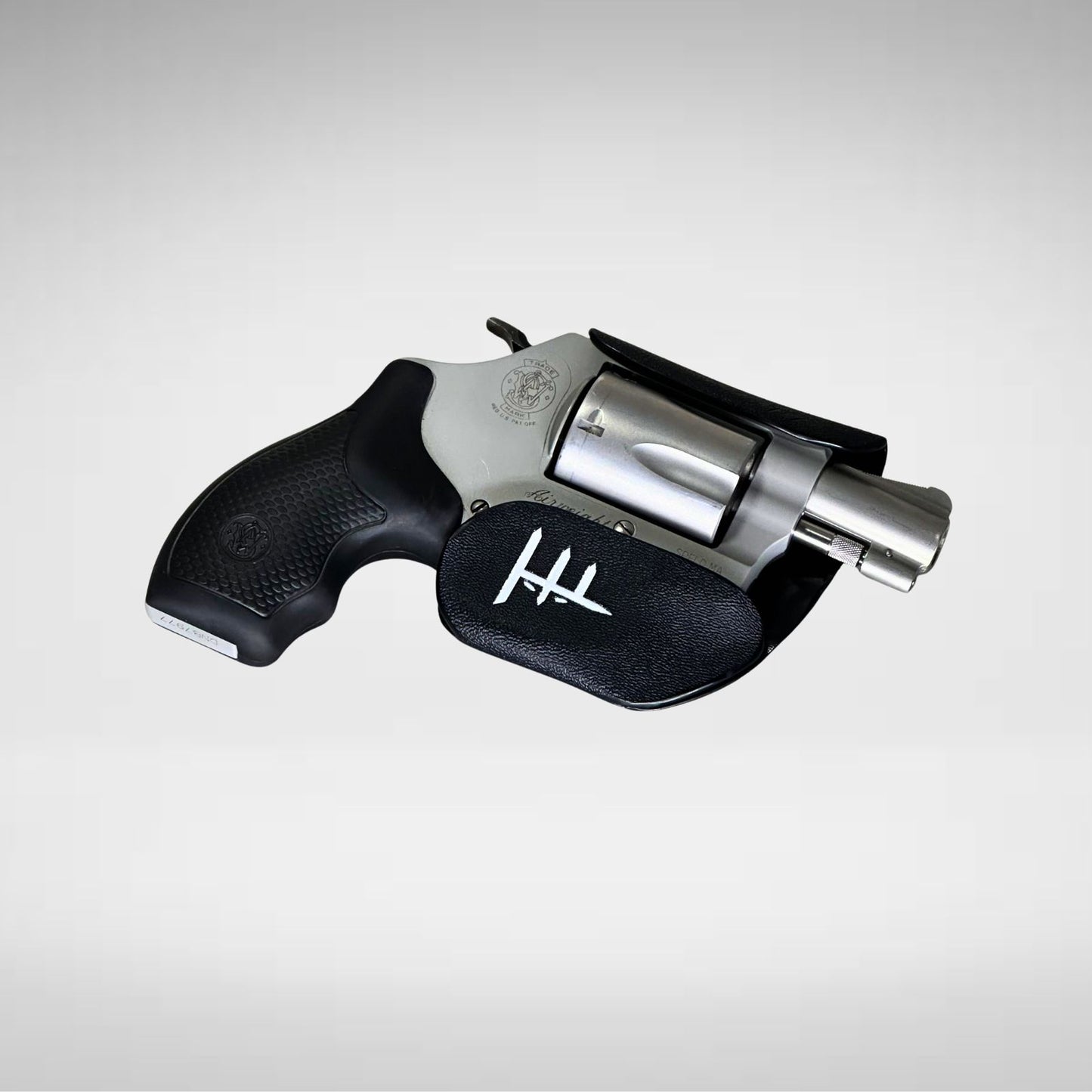dravak-custom-fit-clipless-holster-smith-wesson-38-jframe.jpg